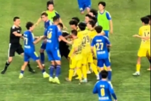 &ldquo;苏超&rdquo;南京队2-2战平泰州队，赛后双方球员爆发大面积冲突