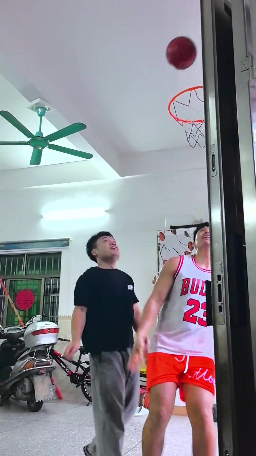 大哥这球技，公牛那边什么报价？ 😂